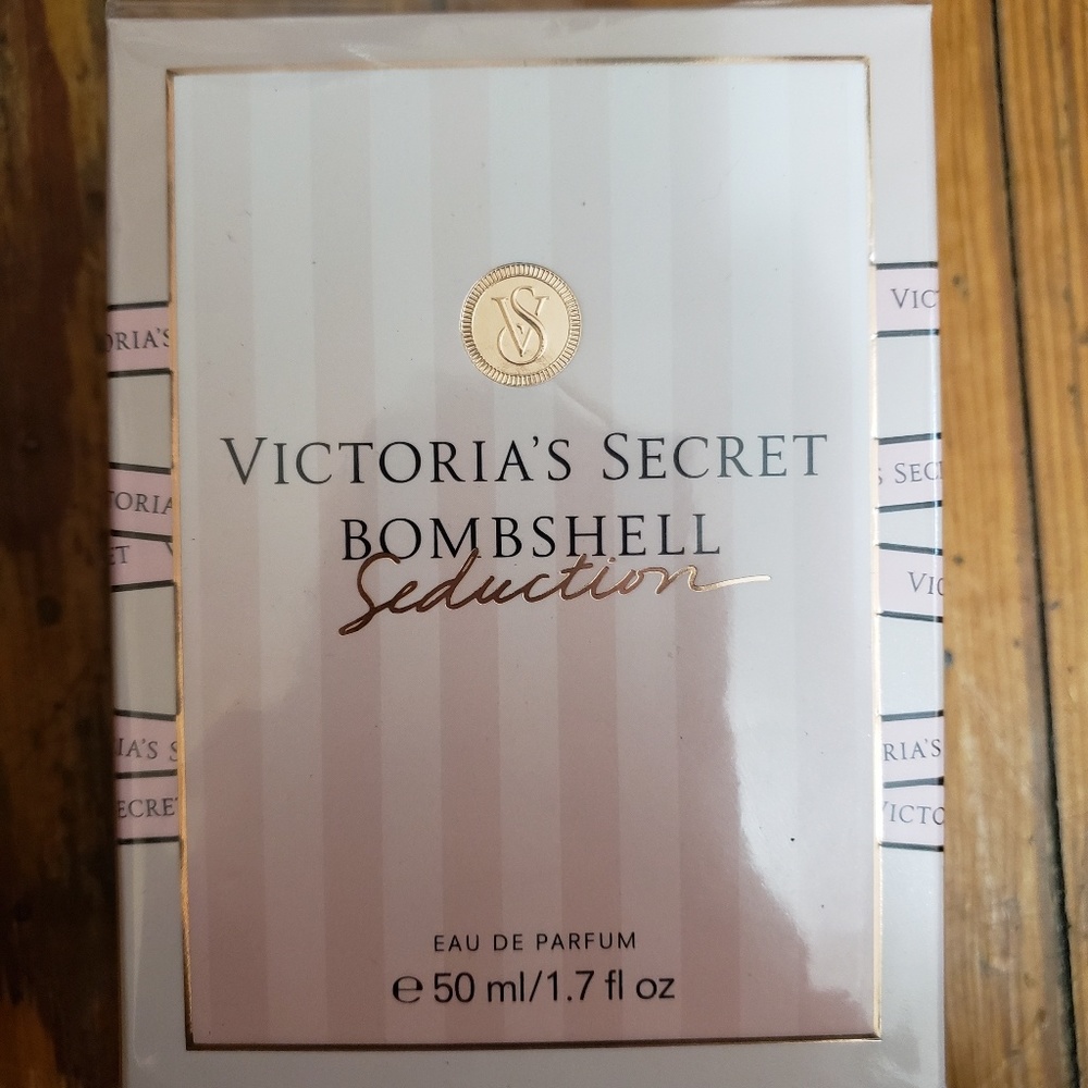 Victoria's bombshell perfume